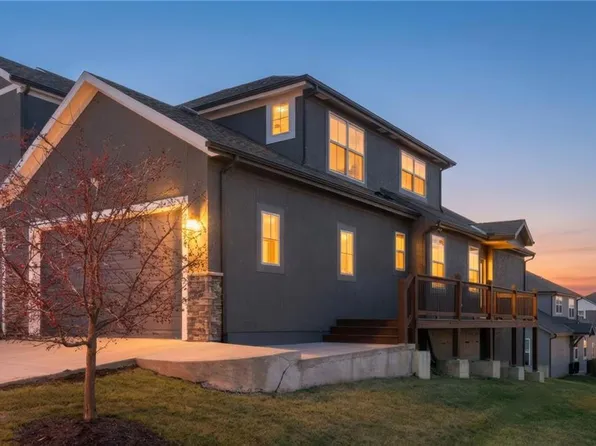 12344 S Sagebrush Dr, Olathe, KS 66061