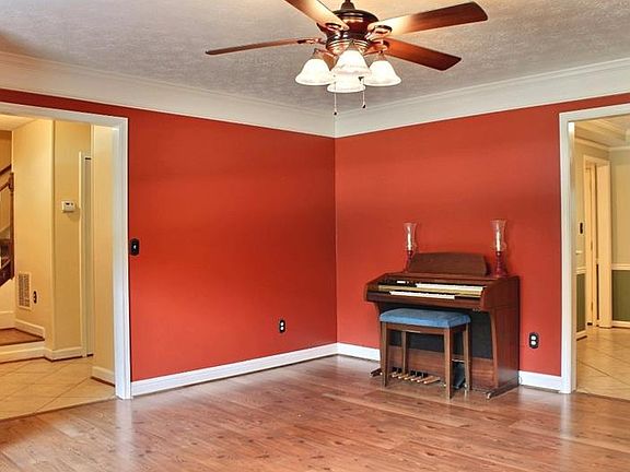 5th image of 480 Ashley Way