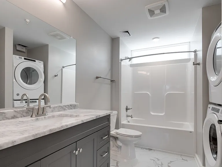 2416 Jefferson Ave — Photo 9