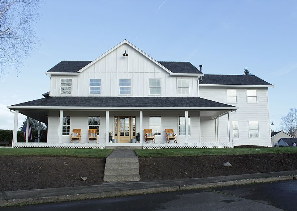 1st image of 12404 NE 44th Ave