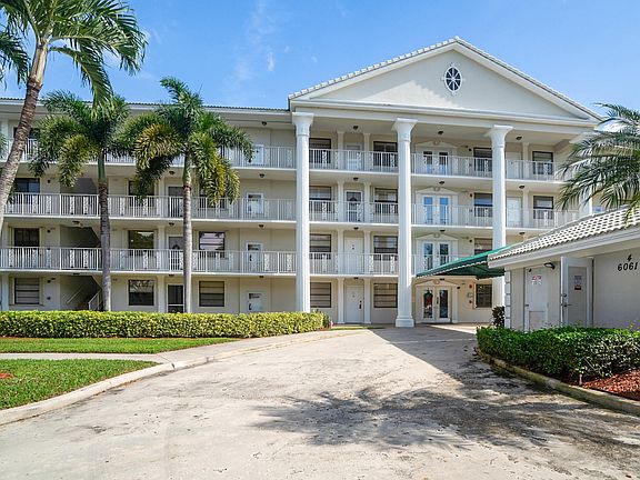 4th image of 6061 Balboa Circle #102