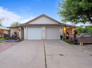 1000 Christopher Ave #B, Round Rock, TX 78681