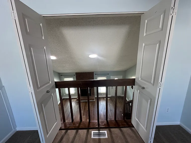 4149 Macarthur Rd — Photo 16