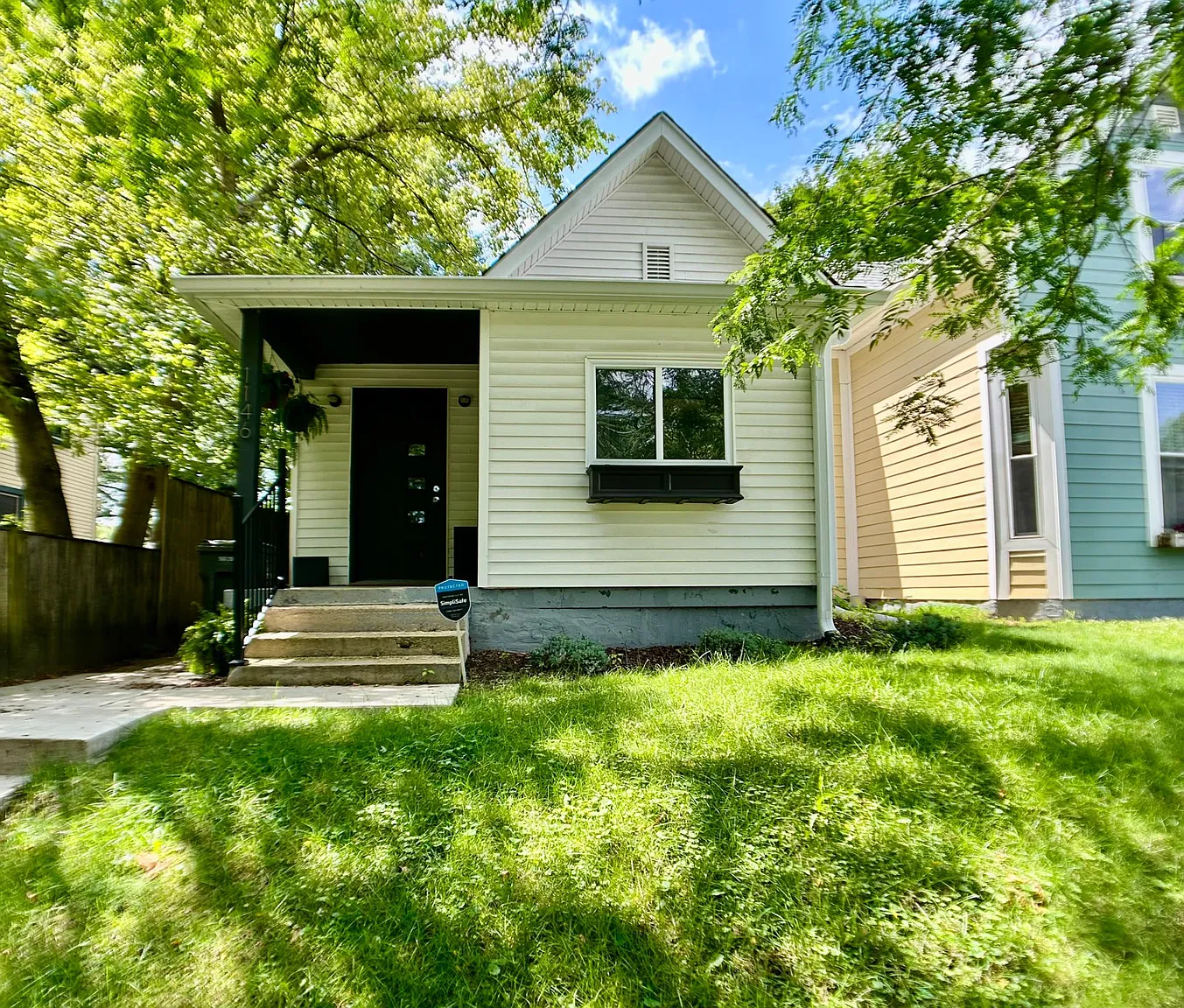 1146 N Beville Ave photo 1