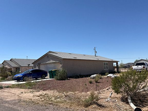 2nd image of 3520 N La Paz Dr