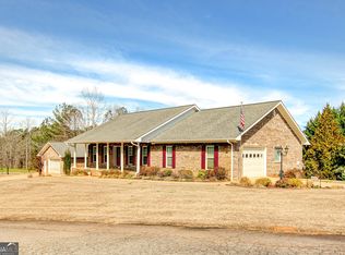 144 Bluffs Cir, Wedowee, AL 36278
