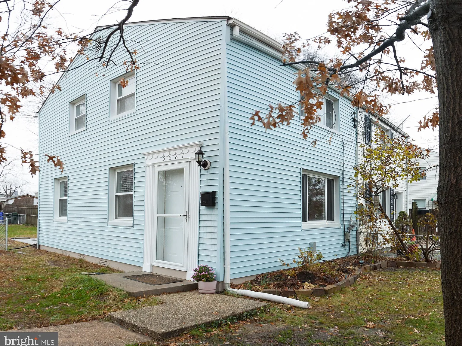 2 bed, 1.0 bath, 816 sqft, $2,100 — Photo 1