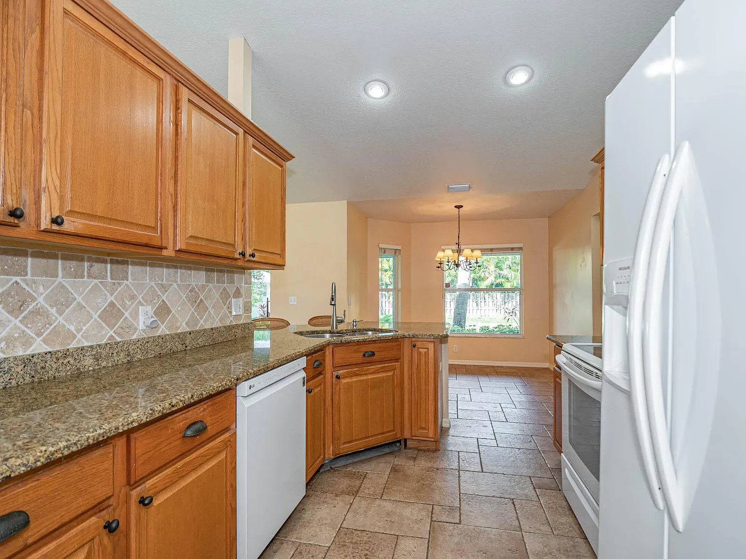 3 bed, 1604 sqft, $2,600 — Photo 2