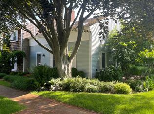 570 Hampton Rd APT 30, Southampton, NY 11968