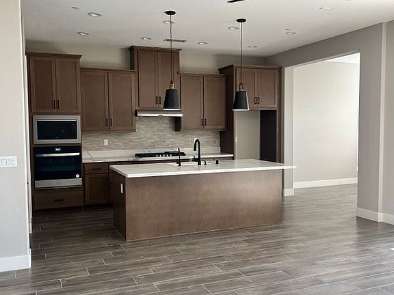 2nd image of 2557 Orinoco Pl