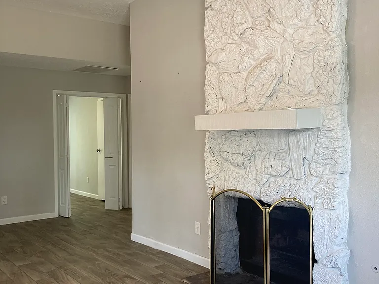 2540 Knoxville Dr — Photo 4
