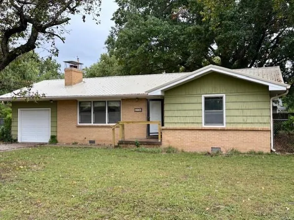 704 S 35th St, Parsons, KS 67357