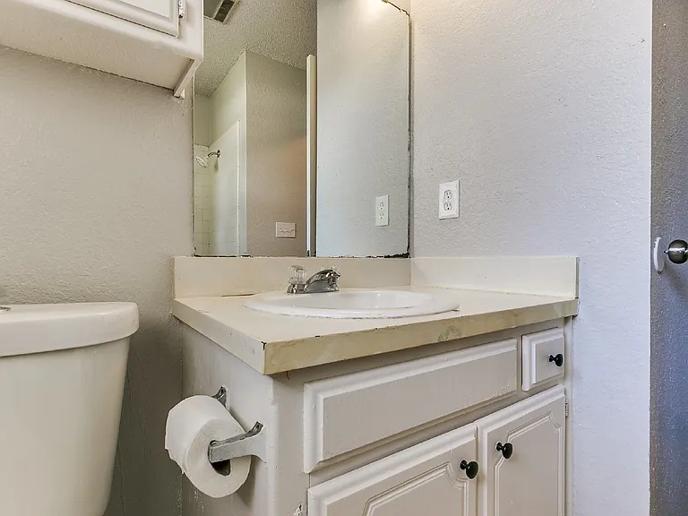 8814 NE 13th St — Photo 38