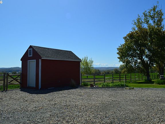 4th image of 1935 Bench Rd