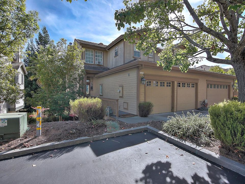 1st image of 128 Woodhill Dr