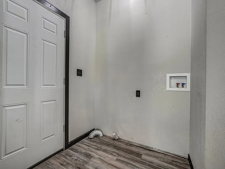 58 Divine Pl — Photo 20