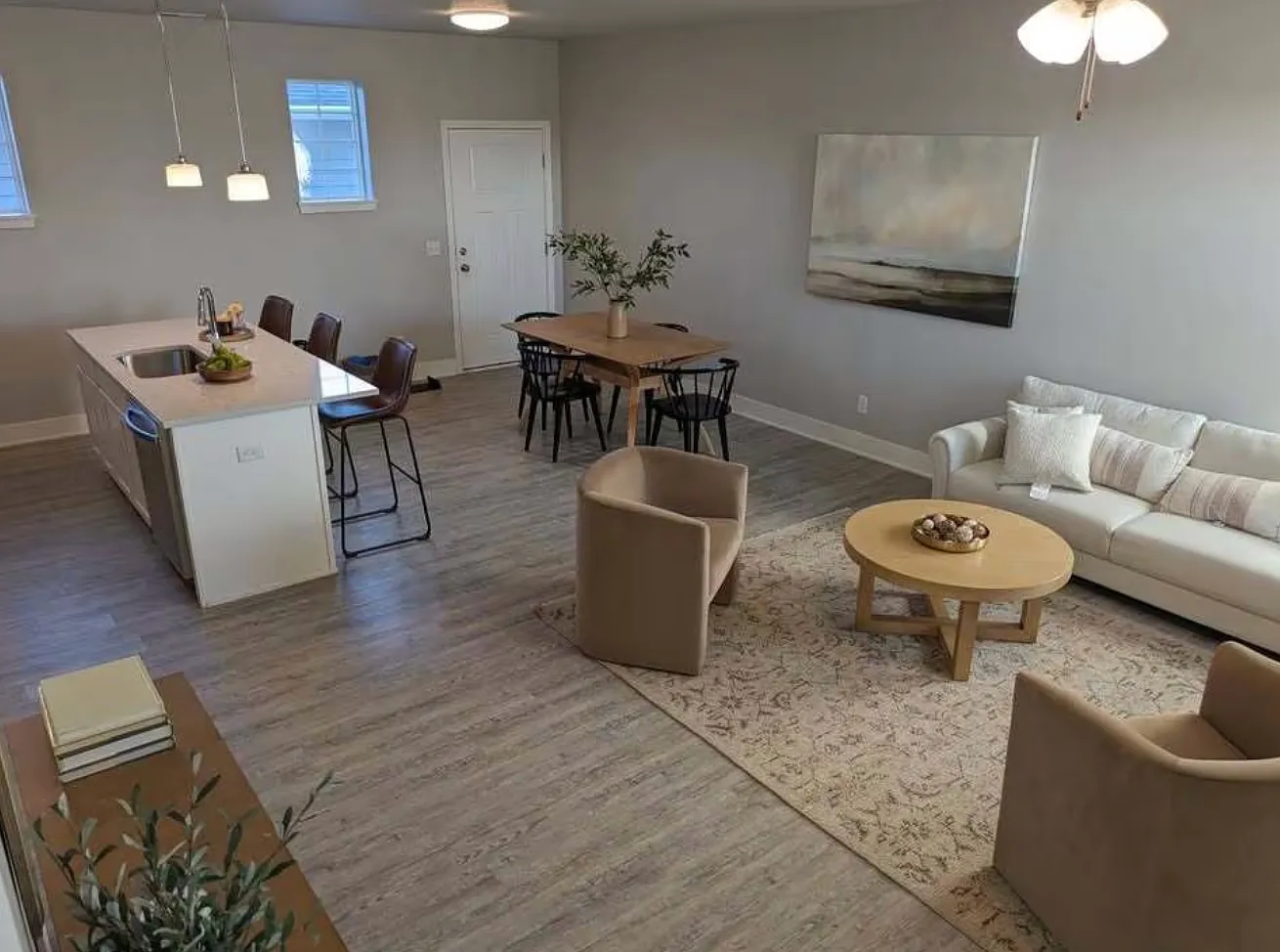 3 bed, 2.5 bath, 1475 sqft, $2,095 — Photo 1