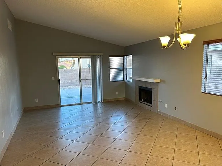7652 Kalmalii Ave — Photo 2