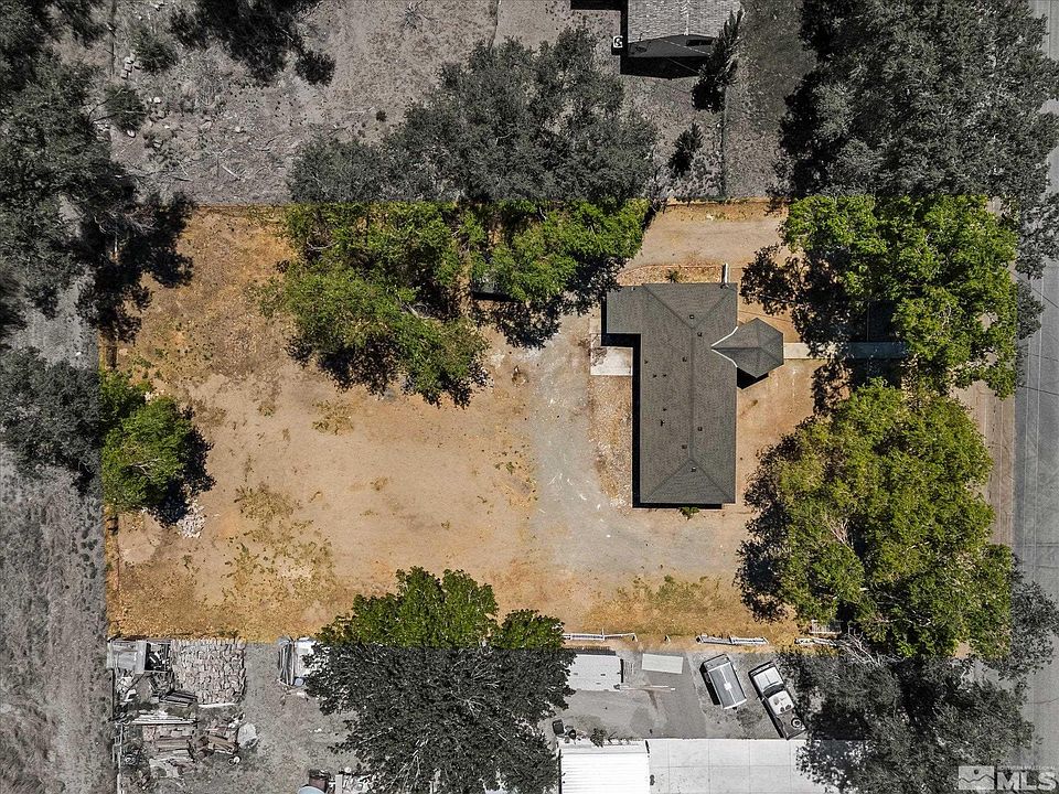 1st image of 8 A Green Acres Ln