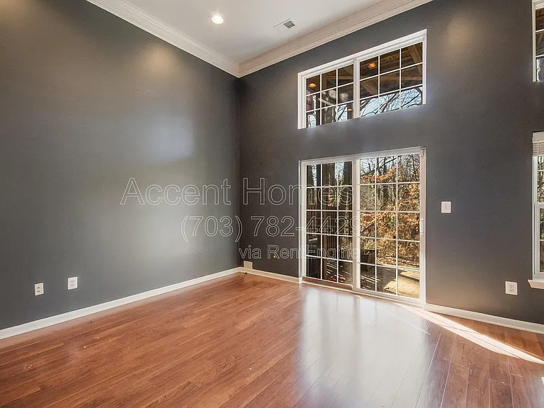 6450 Waterfield Rd — Photo 13