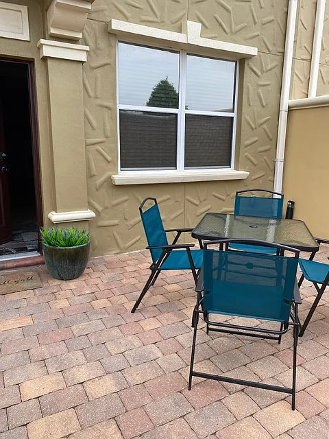 3 bed, 2.5 bath, 1700 sqft, $2,700 — Photo 2