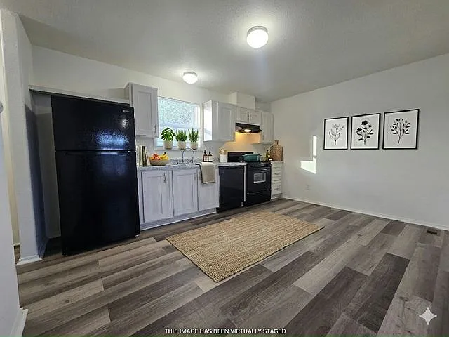 3 bed, 2.0 bath, 1056 sqft, $1,920 — Photo 3