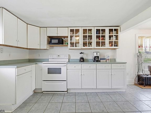3rd image of 138 Bartley Rd