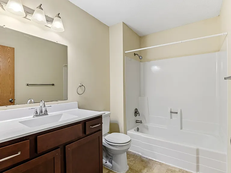 Victoria Townhomes — Photo 21