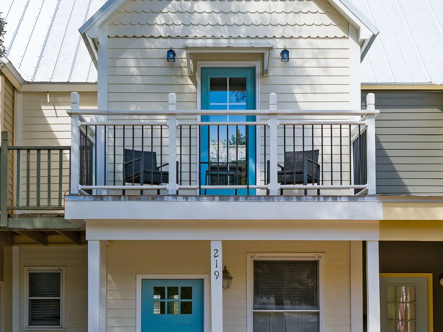 2 bed, 1.5 bath, 1131 sqft, $2,700 — Photo 1