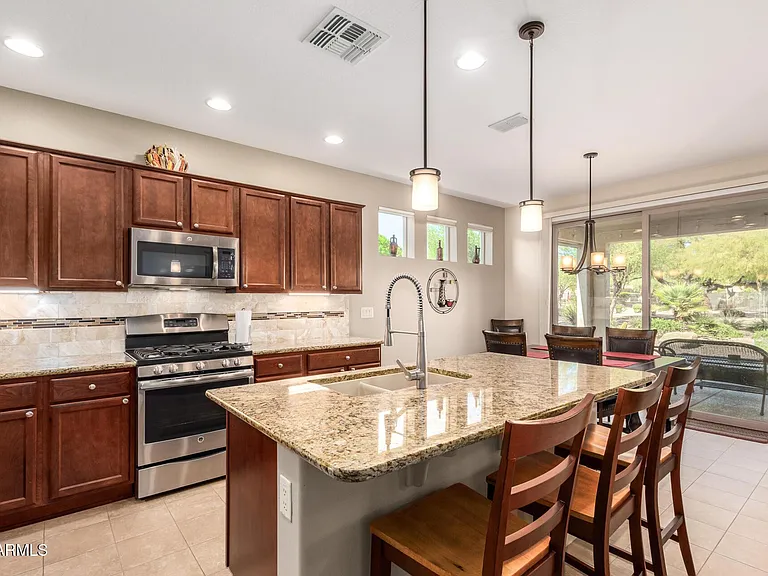 16508 W Almeria Rd — Photo 10