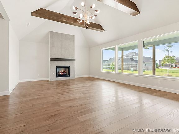 5th image of 7210 N Hawthorne Ln