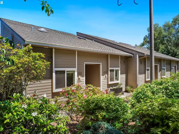 4638 SW Comus Pl #5-A, Portland, OR 97219