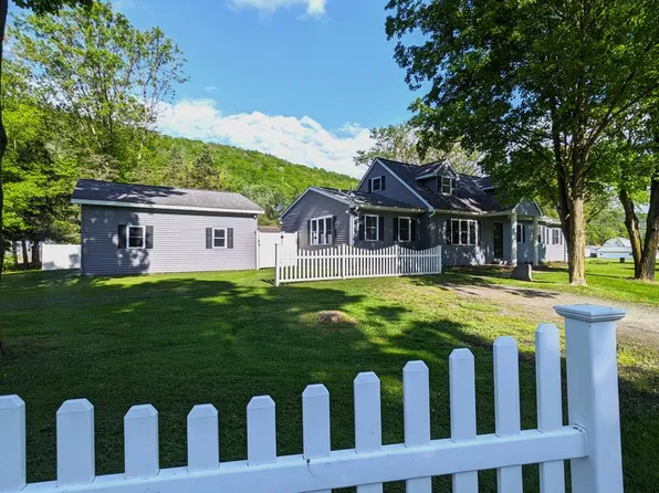 15 Loomis Ln, Gillett, PA 16925