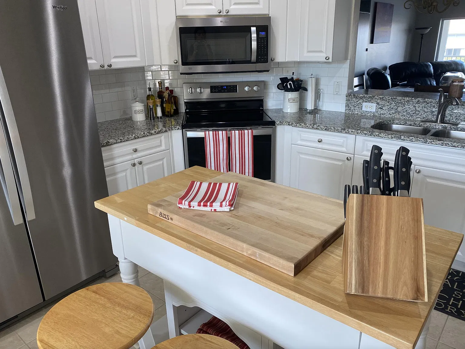2 bed, 1248 sqft, $4,500 — Photo 3
