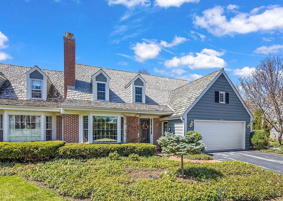 10231 North Westport CIRCLE, Mequon, WI 53092 Zillow