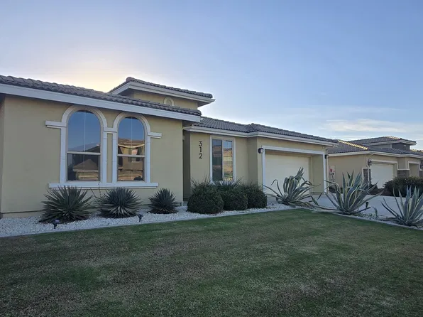 312 Hammersmith Dr, Bakersfield, CA 93314