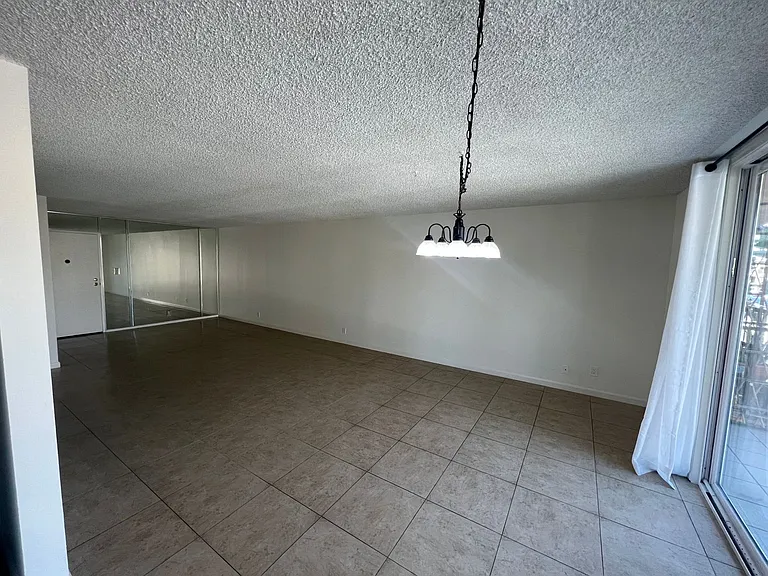 545 Chestnut Ave #101 — Photo 3
