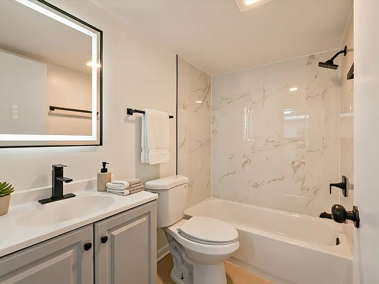 Hall bath virtual staging