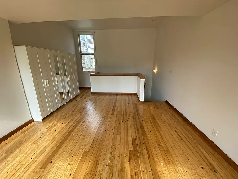 215 2nd Ave S #405 — Photo 8