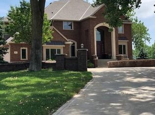 1062 Pebble Beach Dr, Dakota Dunes, SD 57049