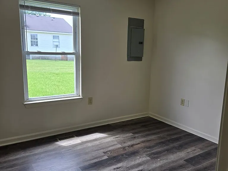 303 Clearwater Way — Photo 5