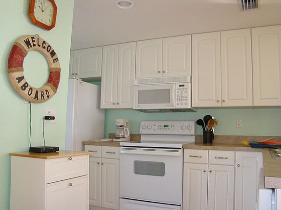 5th image of 502 Main St
