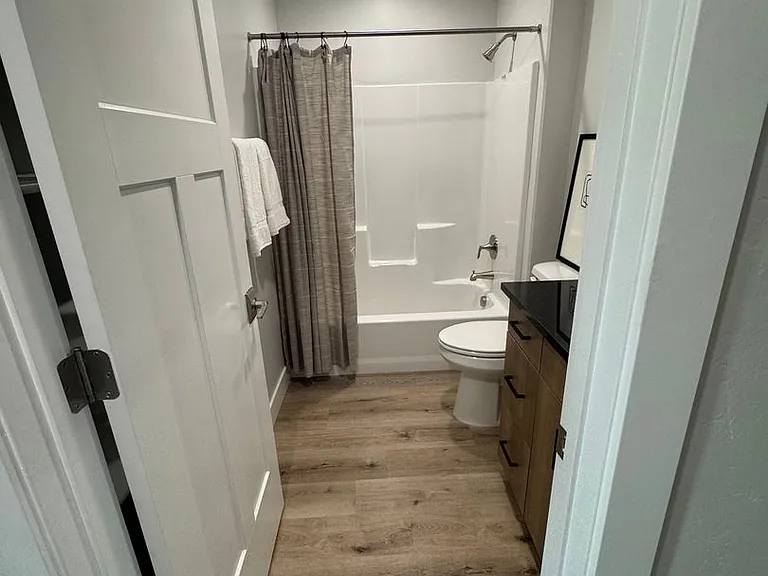 1627 Grinnell Way — Photo 3