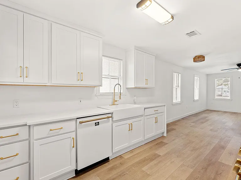 1002 1st Ave S — Photo 15