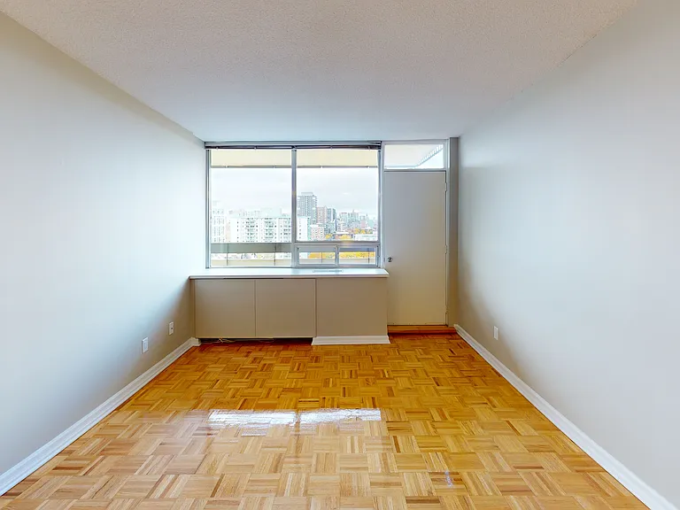 211 Wurtemburg St — Photo 22