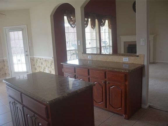 3rd image of 2705 Saint Maria Dr