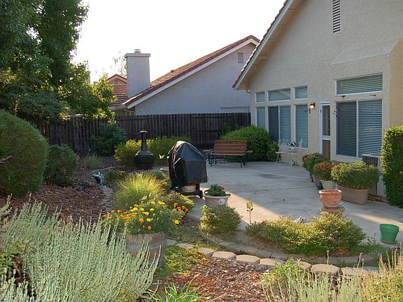 2nd image of 103 Pembury Way