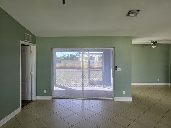 4th image of 4124 NE 15th Ave