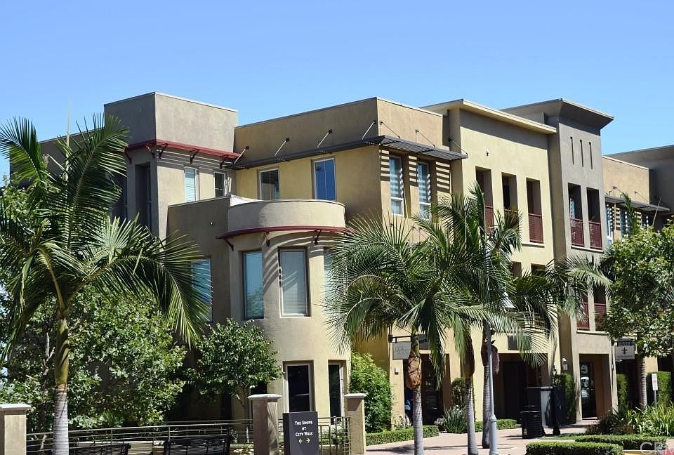 1st image of 51 Vantis Dr