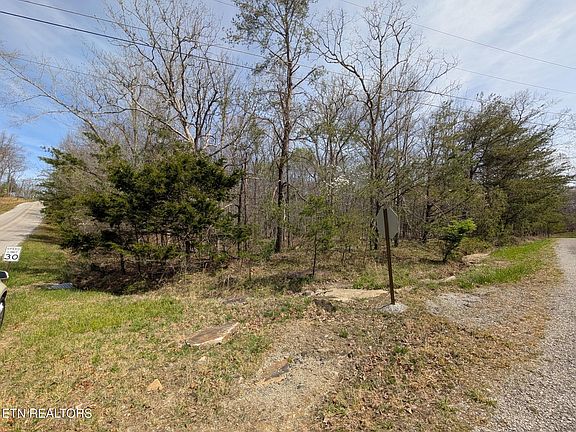 3rd image of 146 Darwin Ln